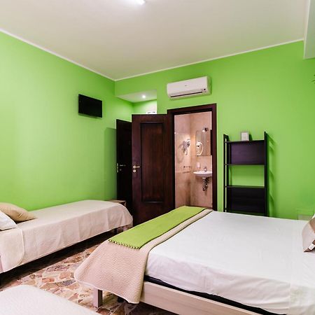 Santa Croce Rooms Barletta Bagian luar foto