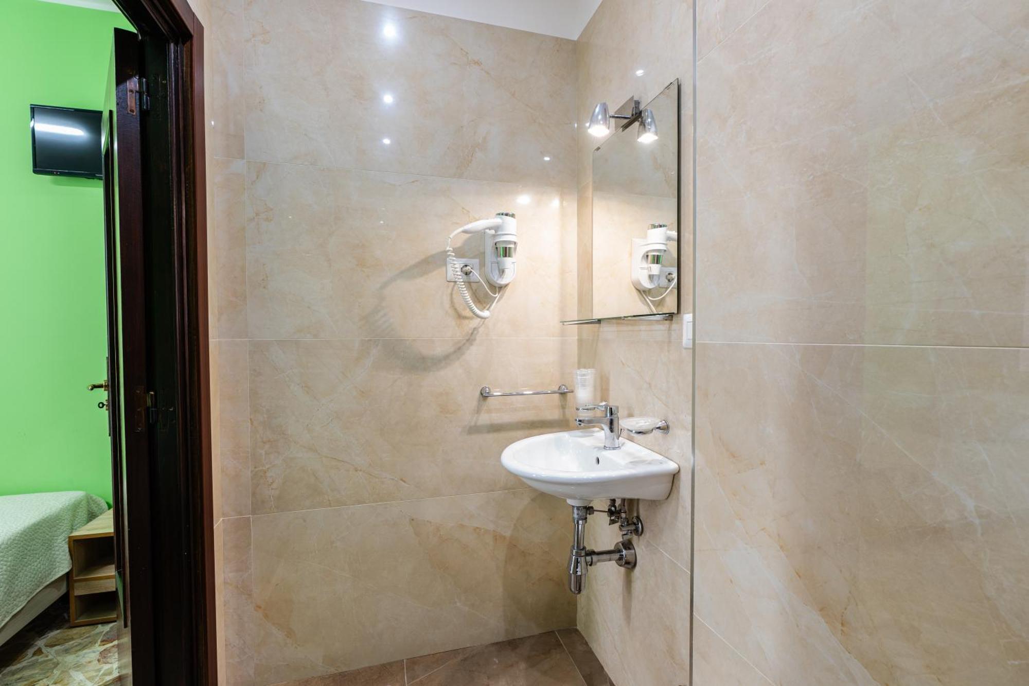Santa Croce Rooms Barletta Bagian luar foto
