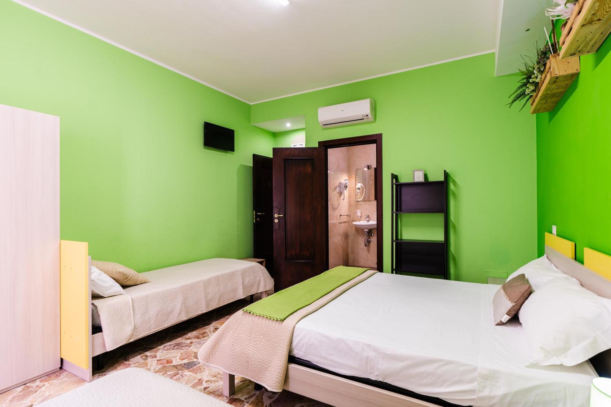 Santa Croce Rooms Barletta Bagian luar foto