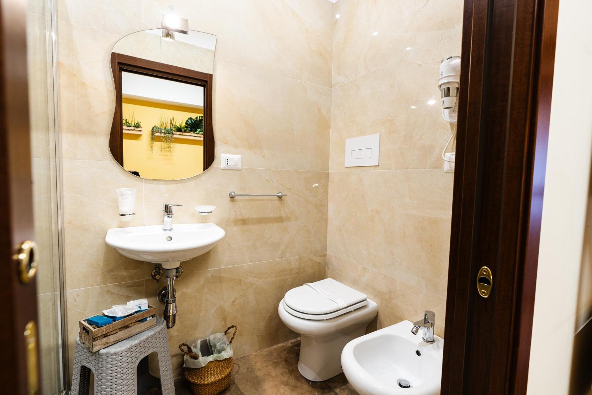Santa Croce Rooms Barletta Bagian luar foto