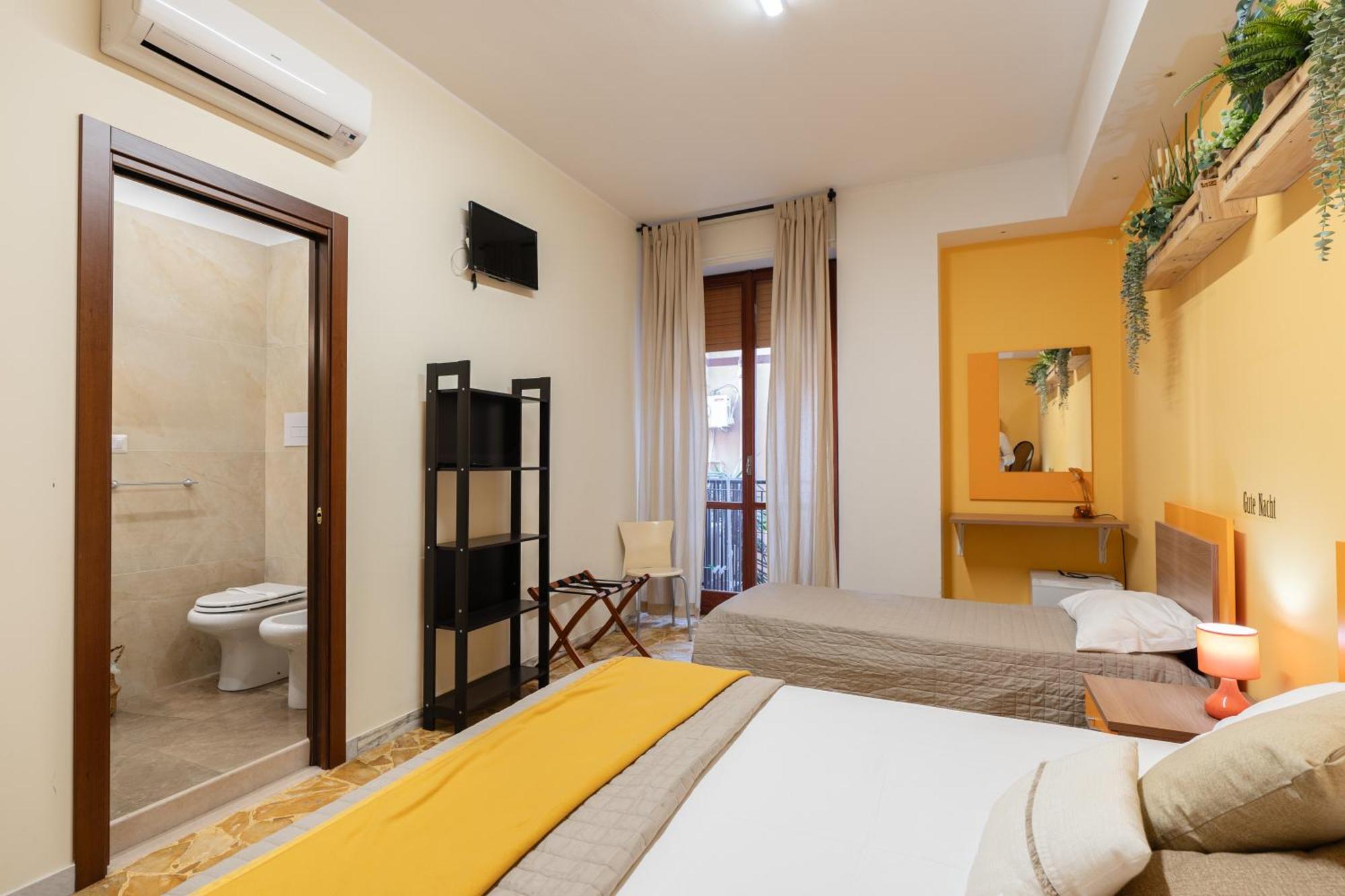Santa Croce Rooms Barletta Bagian luar foto