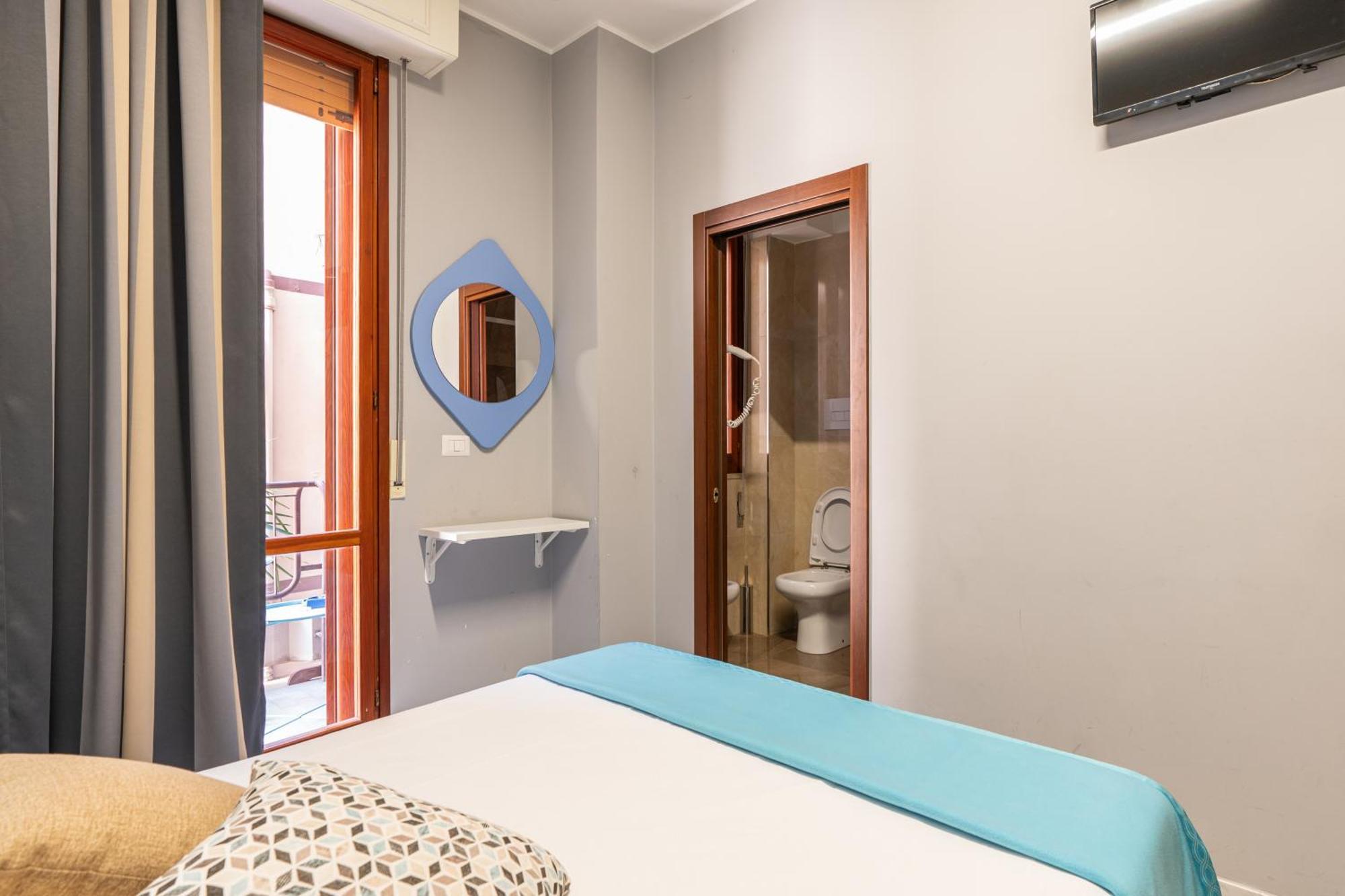 Santa Croce Rooms Barletta Bagian luar foto